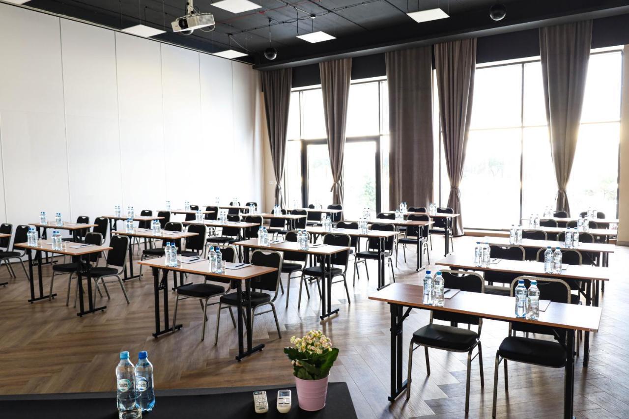 Falenty Biznes I Wypoczynek Raszyn Exteriör bild